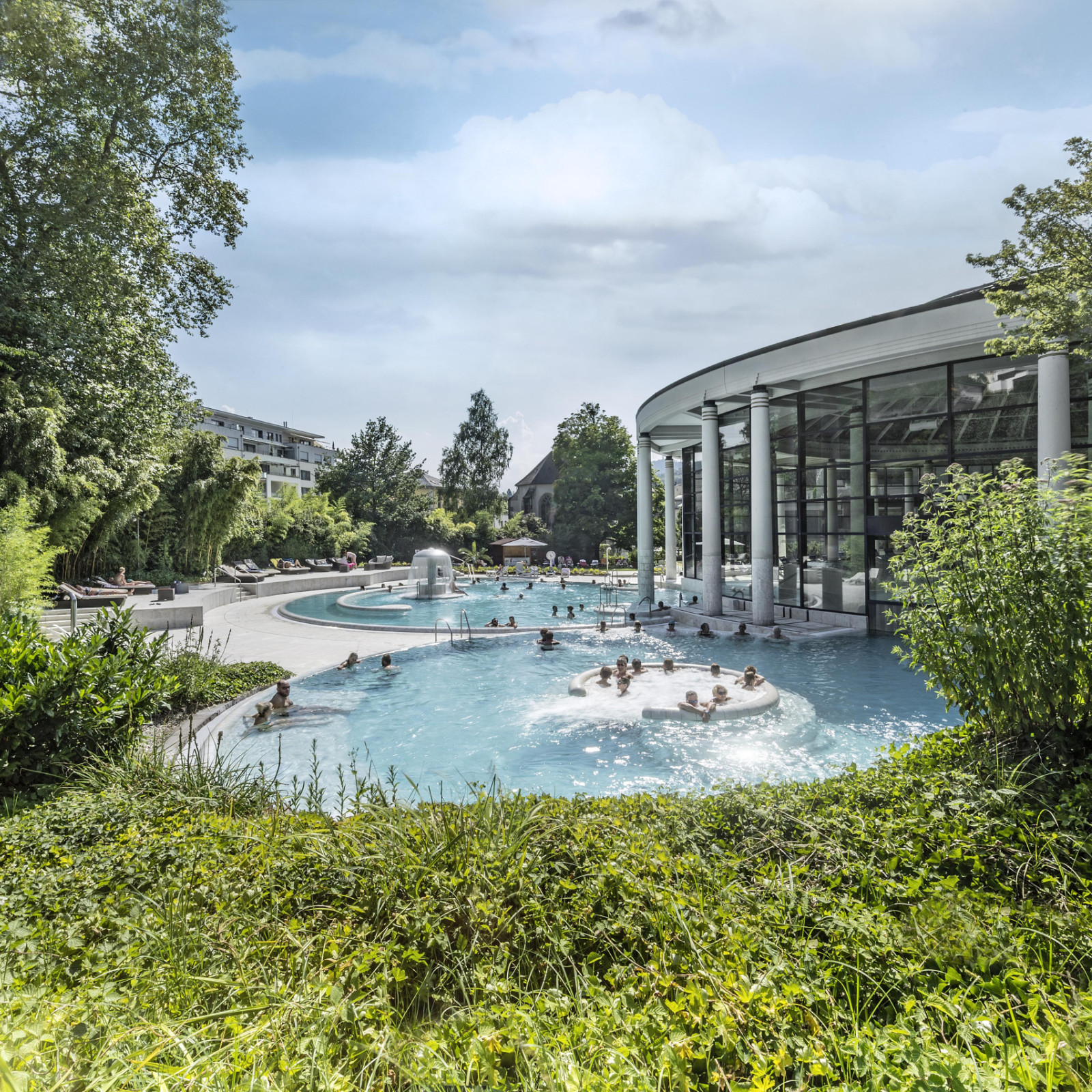 Home1 Caracalla Therme Aussenansicht Sommer by Jan Burgermeister Copyright by CARASANA Baderbetriebe GmbH